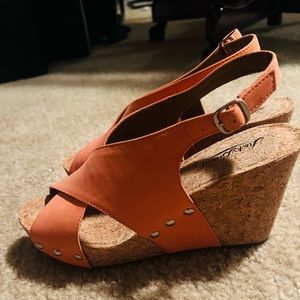 Lucky Brand Minari Sandals Coral Elko Nubuck Wedge Heel Women’s Size 7.5